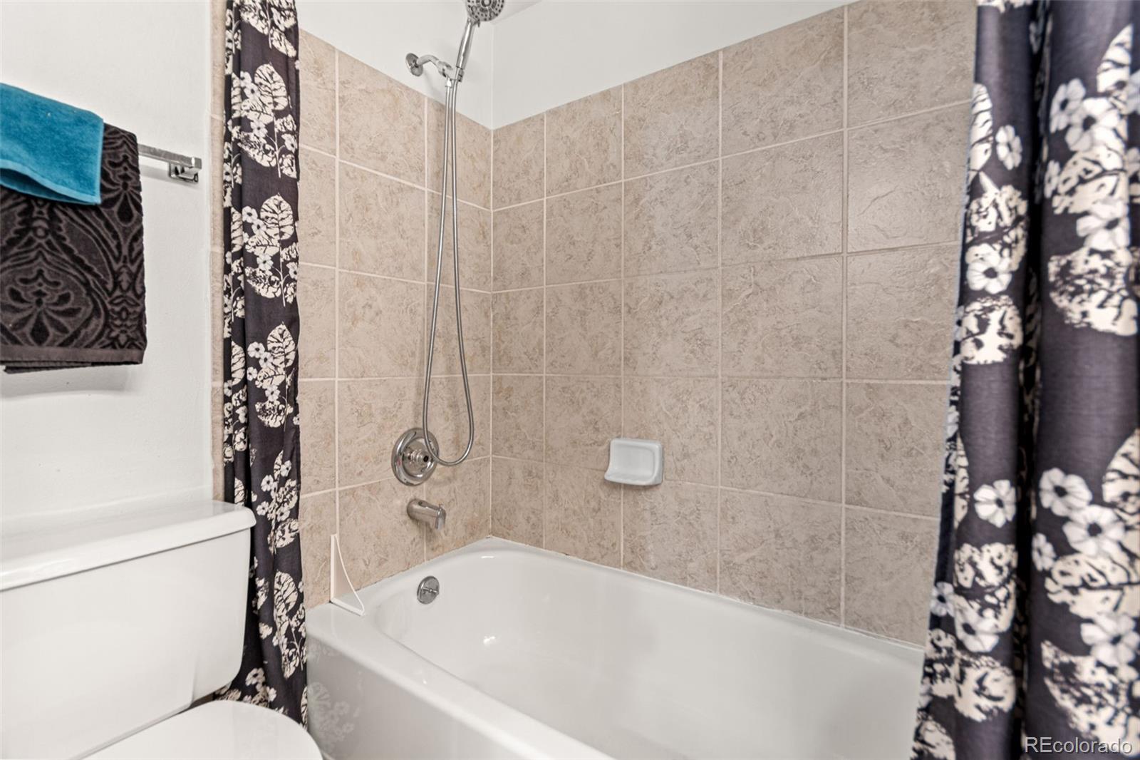 6906 West 48th Avenue Wheat Ridge, CO 80033 - Photo 15 of 25