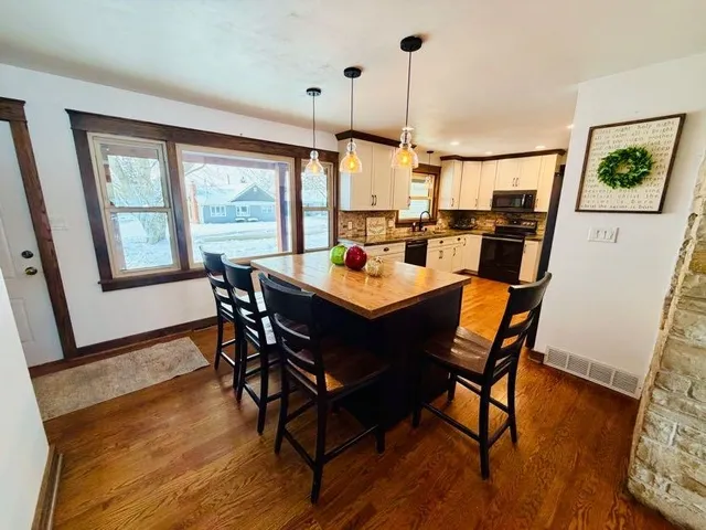 $389,900 | 726 28th Avenue, Monroe, WI 53566