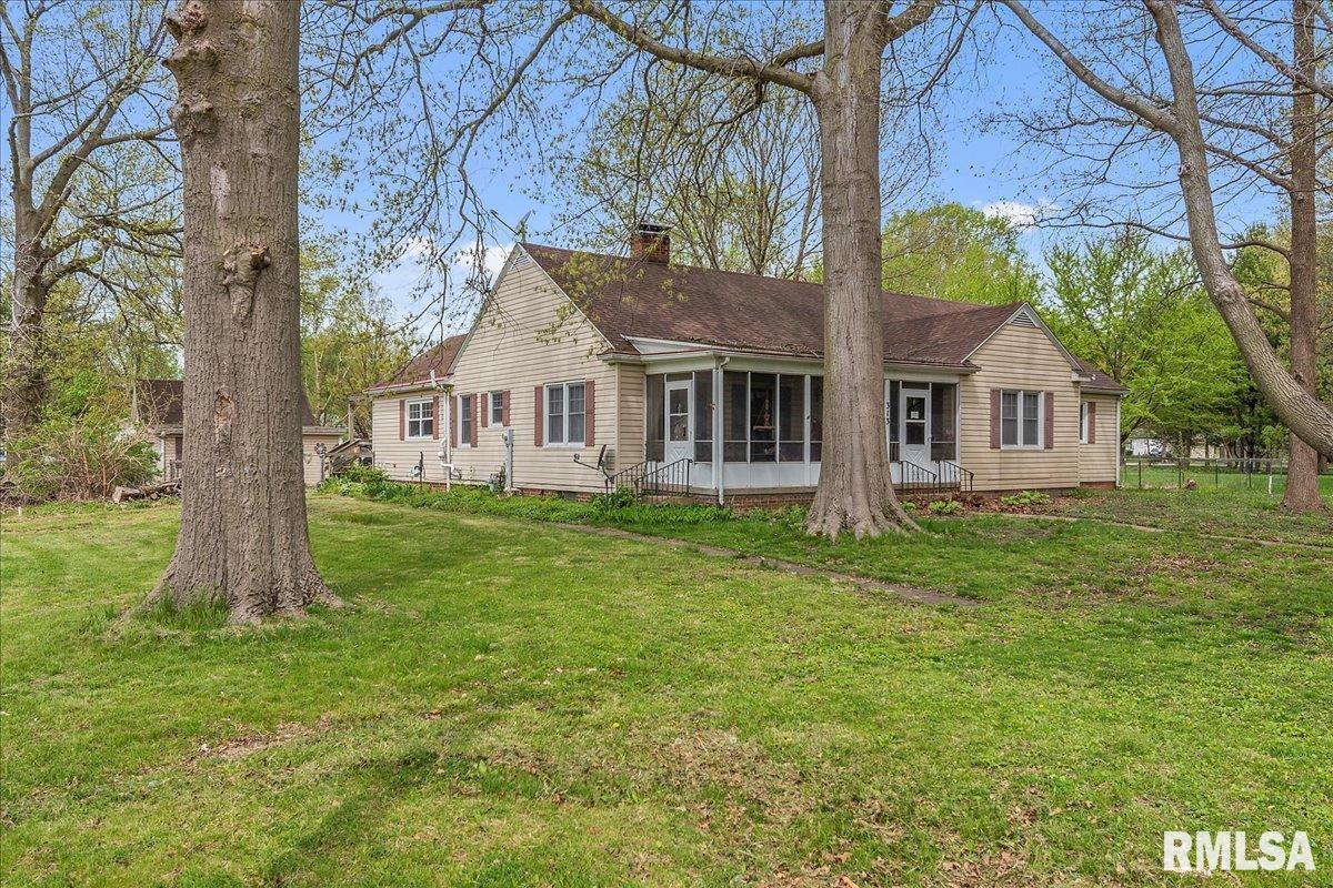 313 South Walnut Street Buffalo, IL 62515 - Photo 3 of 46