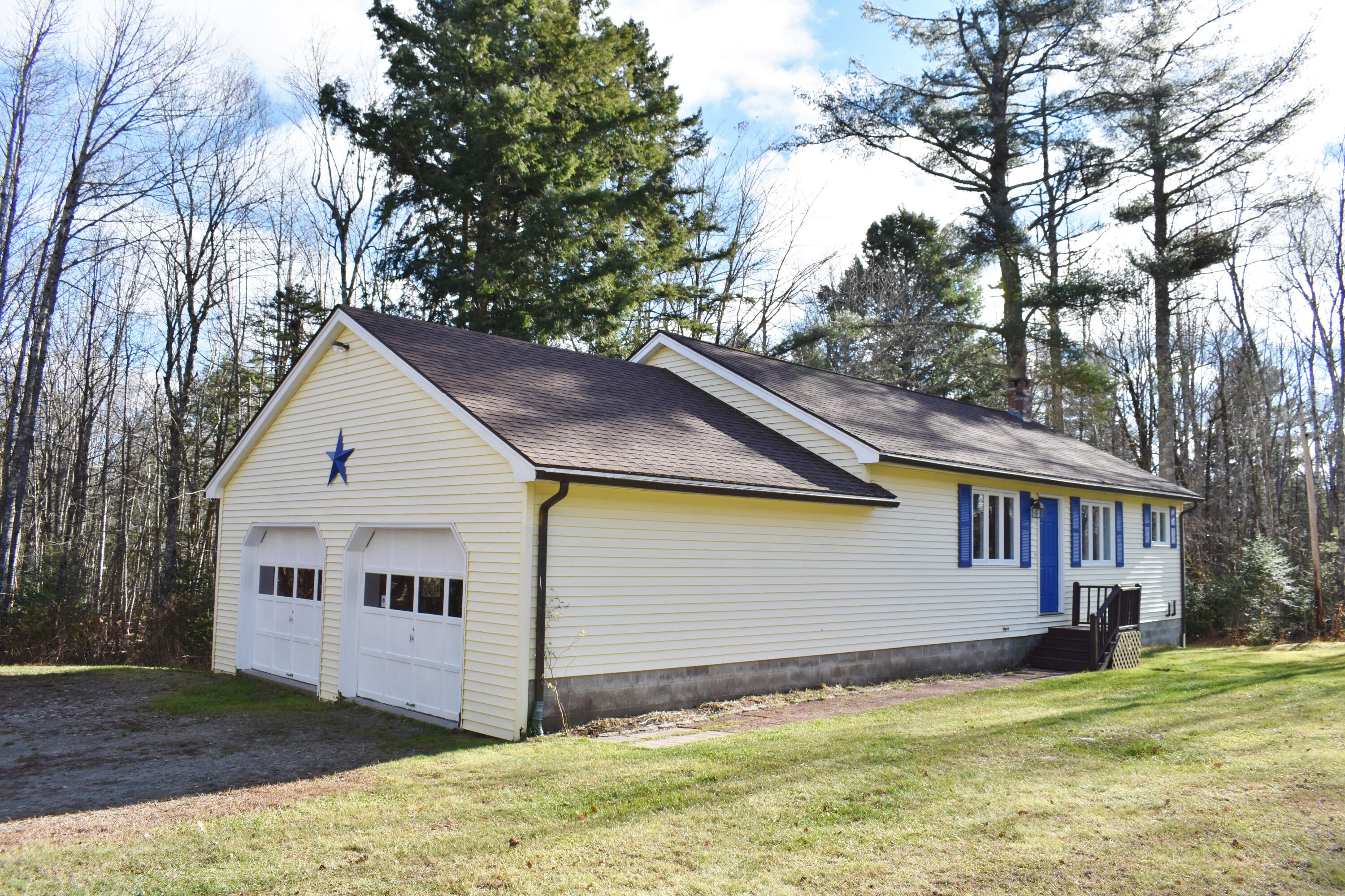 3 Resh Road Searsport, ME 04974 - Photo 2 of 22 DSC_0152