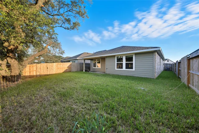 $2,300 | 1638 Westway Drive, Fresno, TX 77545