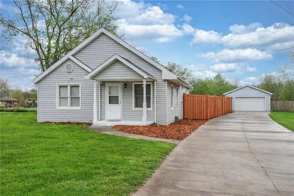 $230,000 | 3025 Shrine Park Road, Leavenworth, KS 66048
