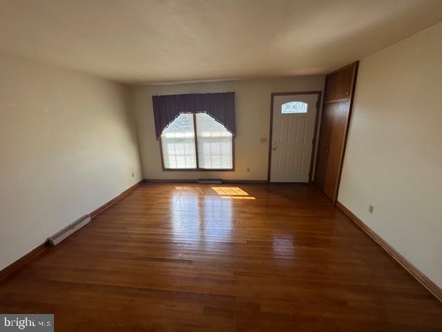 307 Deacon Road Fredericksburg, VA 22405 - Photo 23 of 36 Living Room