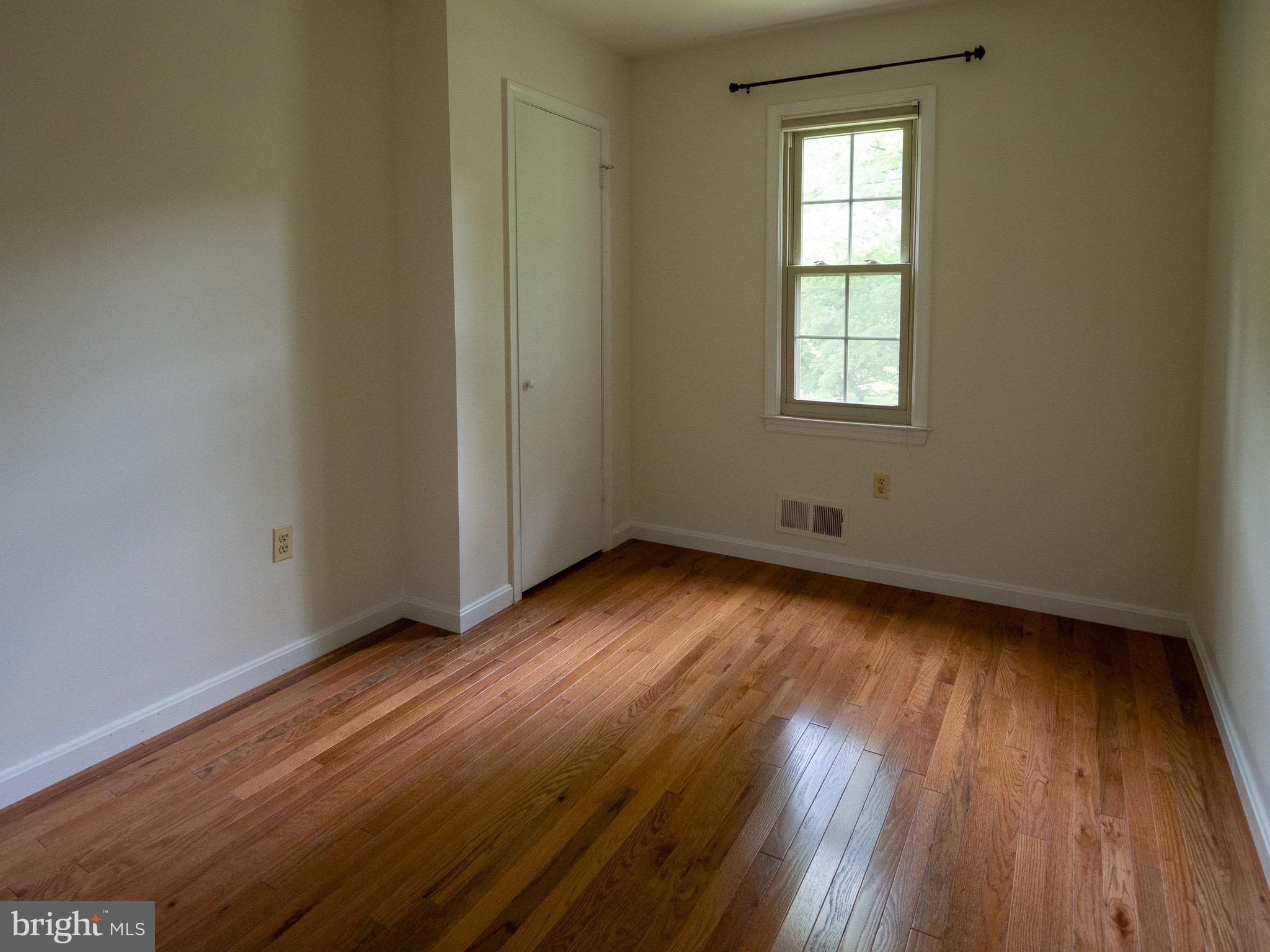 1600 Winding Waye Lane Silver Spring, MD 20902 - Photo 19 of 25 Bedroom 3