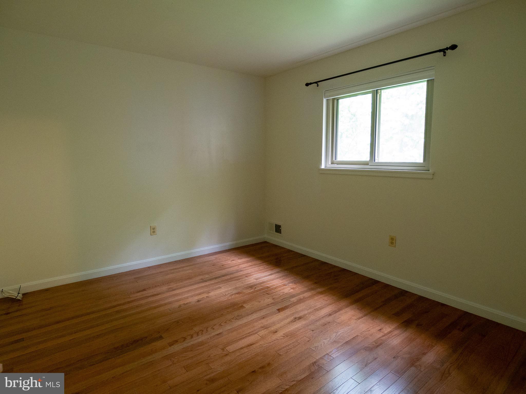 1600 Winding Waye Lane Silver Spring, MD 20902 - Photo 20 of 25 Bedroom 4