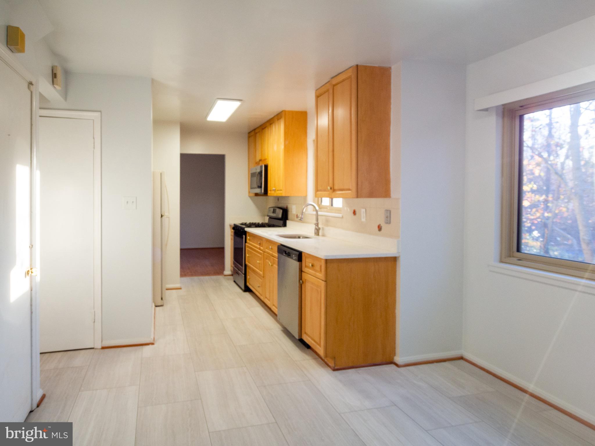 1600 Winding Waye Lane Silver Spring, MD 20902 - Photo 9 of 25 Kitchen