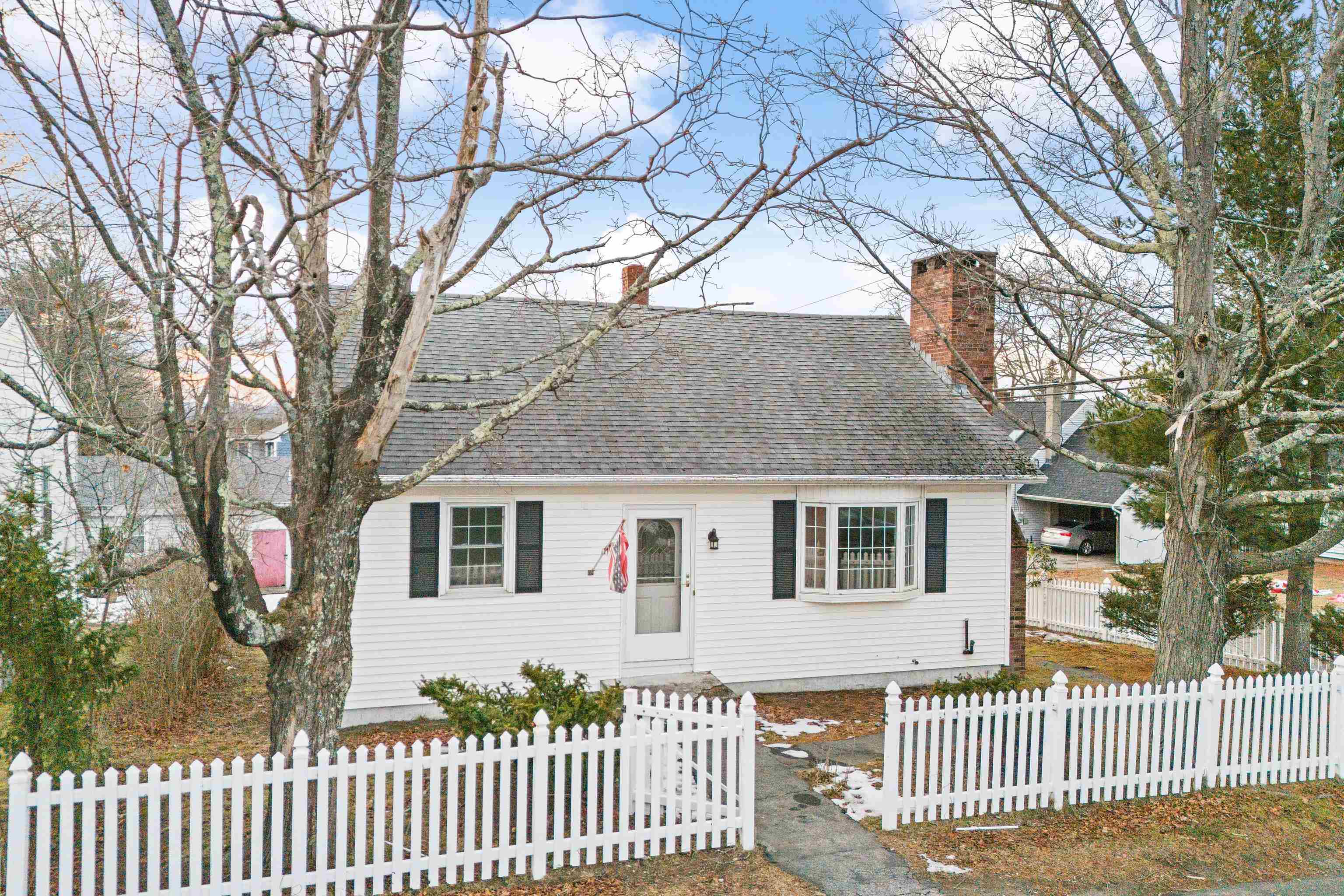 183 Gold Street Manchester, NH 03103 - Photo 2 of 50