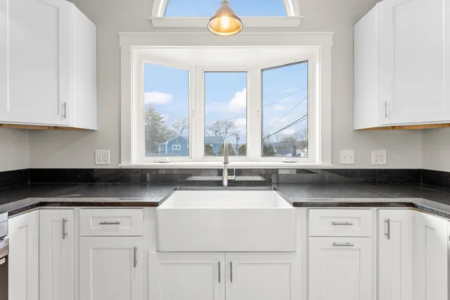 $449,900 | 183 Gold Street, Manchester, NH 03103