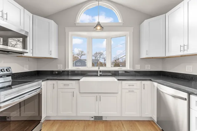 $449,900 | 183 Gold Street, Manchester, NH 03103