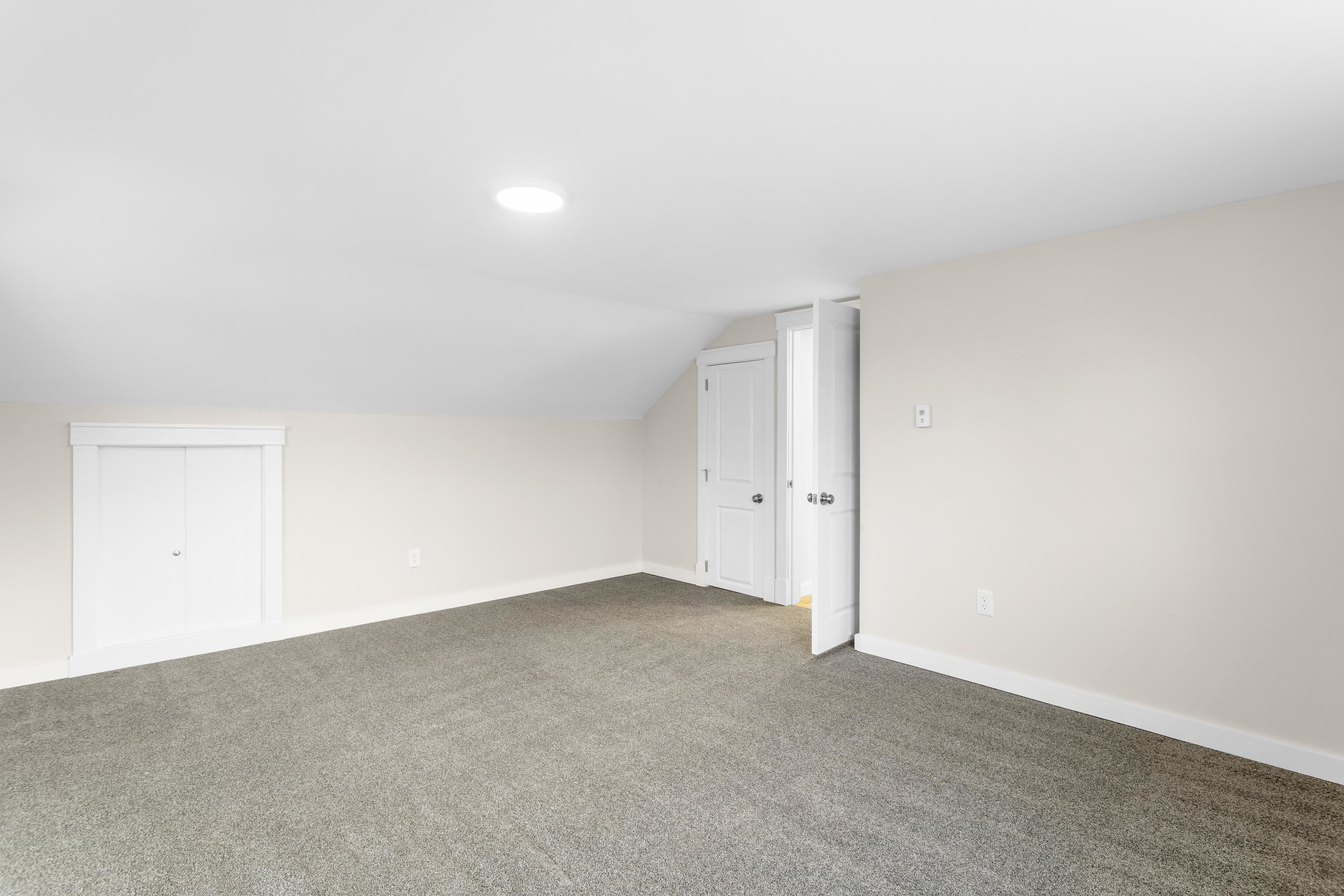 183 Gold Street Manchester, NH 03103 - Photo 47 of 50