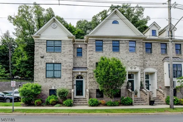 $3,900 | 50 Bloomfield Avenue, Unit 50, Essex Fells, NJ 07021