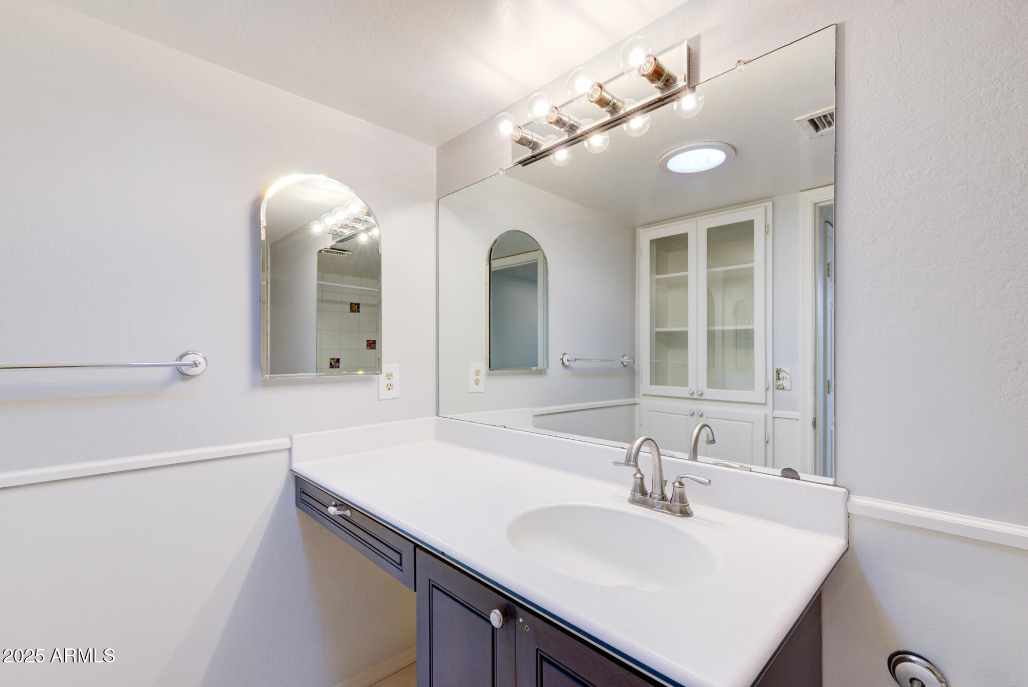 20 East Redondo Drive Tempe, AZ 85282 - Photo 31 of 37 22 Bathroom (1)