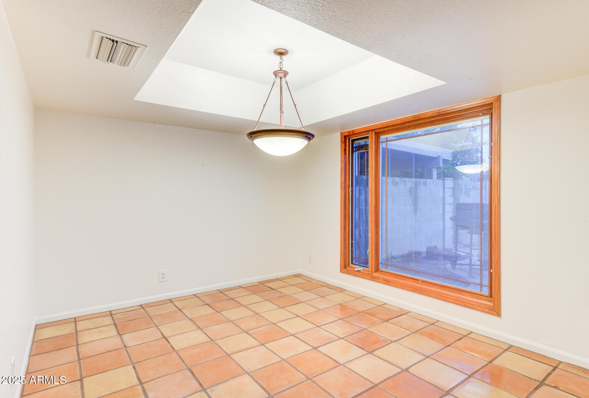 20 East Redondo Drive Tempe, AZ 85282 - Photo 6 of 37 14 Dining room