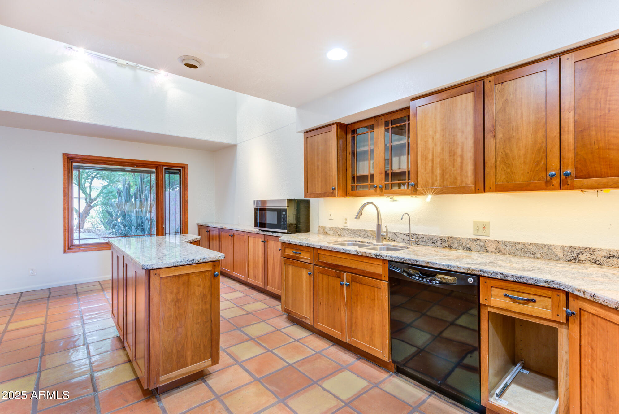20 East Redondo Drive Tempe, AZ 85282 - Photo 8 of 37 10 Kitchen (1)