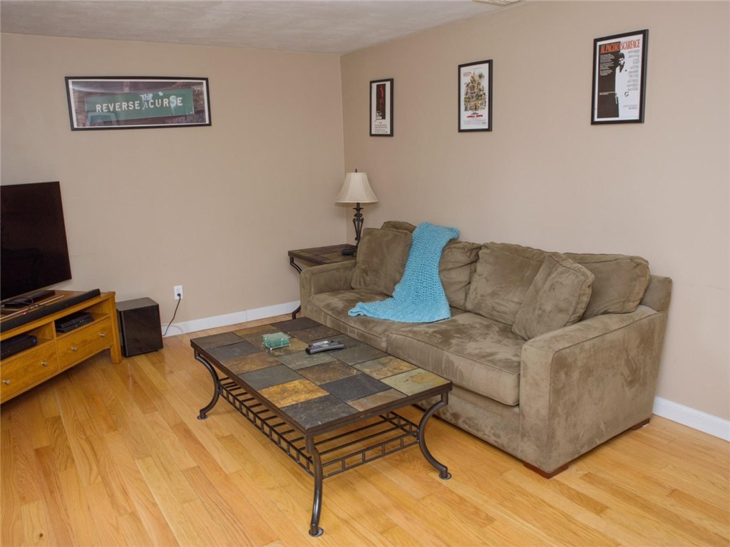 299 Nausauket Road Warwick, RI 02886 - Photo 3 of 19