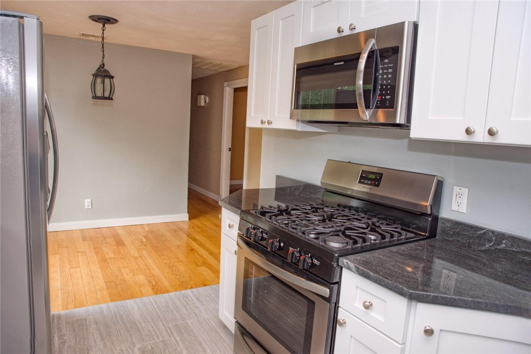 299 Nausauket Road Warwick, RI 02886 - Photo 6 of 19