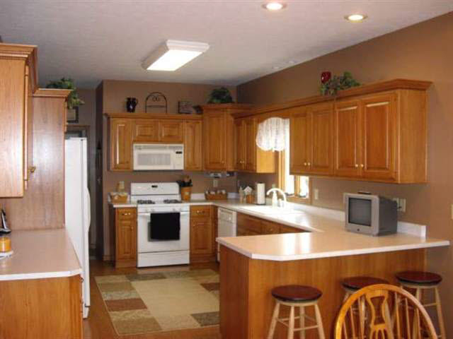 312 South Hunters Ridge Warsaw, IN 46582 - Photo 3 of 15 Gallery Image 3