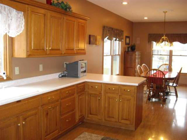 312 South Hunters Ridge Warsaw, IN 46582 - Photo 5 of 15 Gallery Image 5