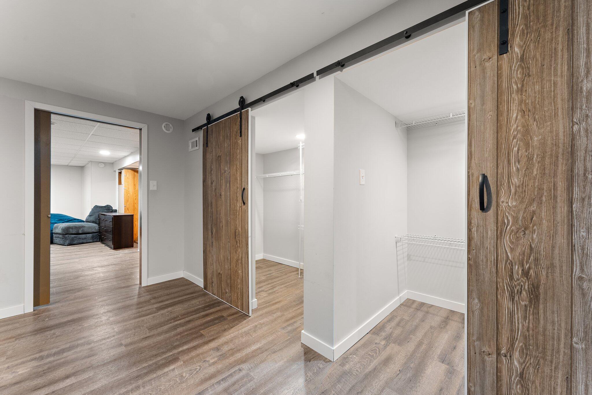 12163 North 900 West Demotte, IN 46310 - Photo 18 of 23 a view of a livingroom from a hallway