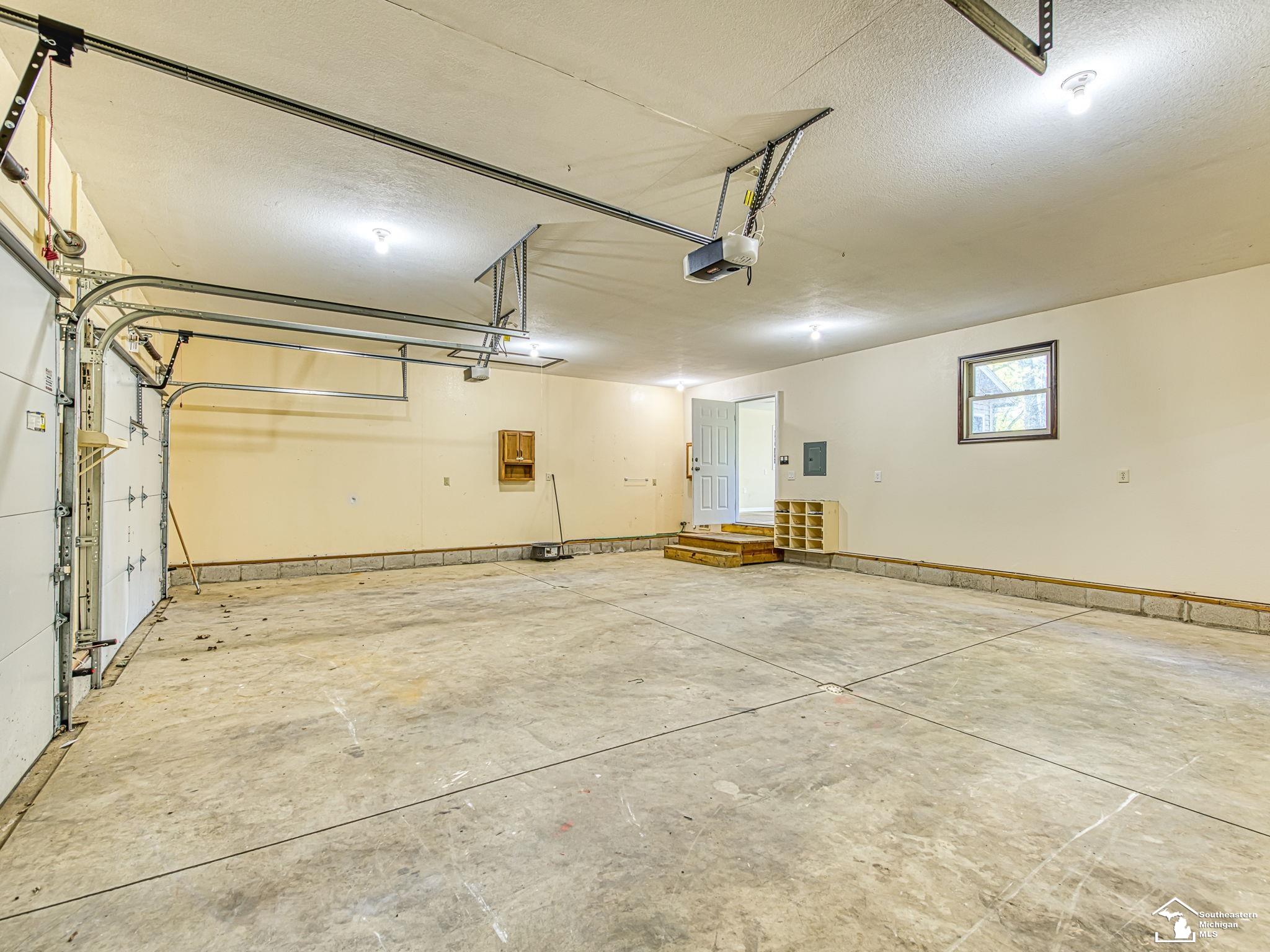 10711 Douglas Road Temperance, MI 48182 - Photo 32 of 41 50192182-bdba02b9-4c0d-4045-85ad-8ba80bf9eefd.JPG
