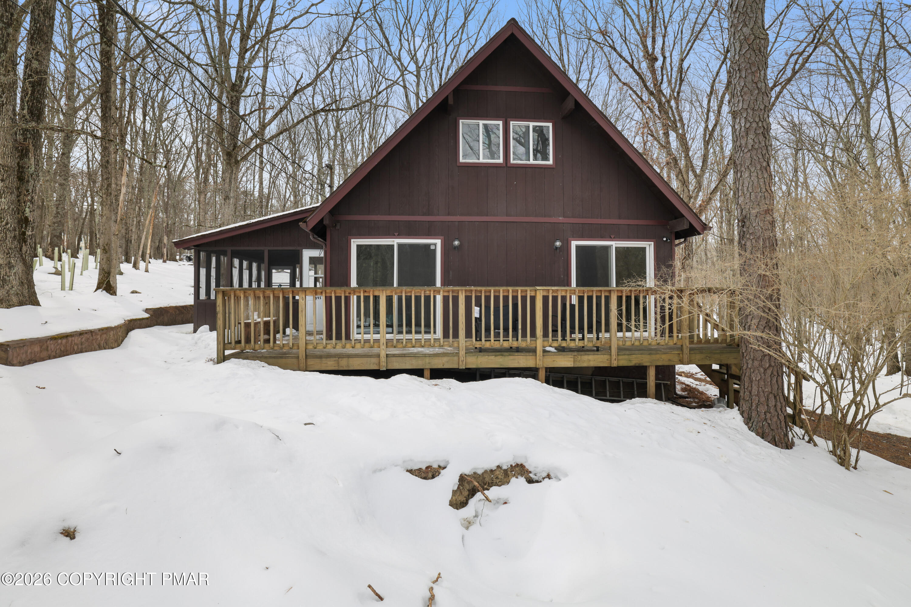 1095 Deer Run East Bushkill, PA 18324 - Photo 1 of 40 01-RBP52264
