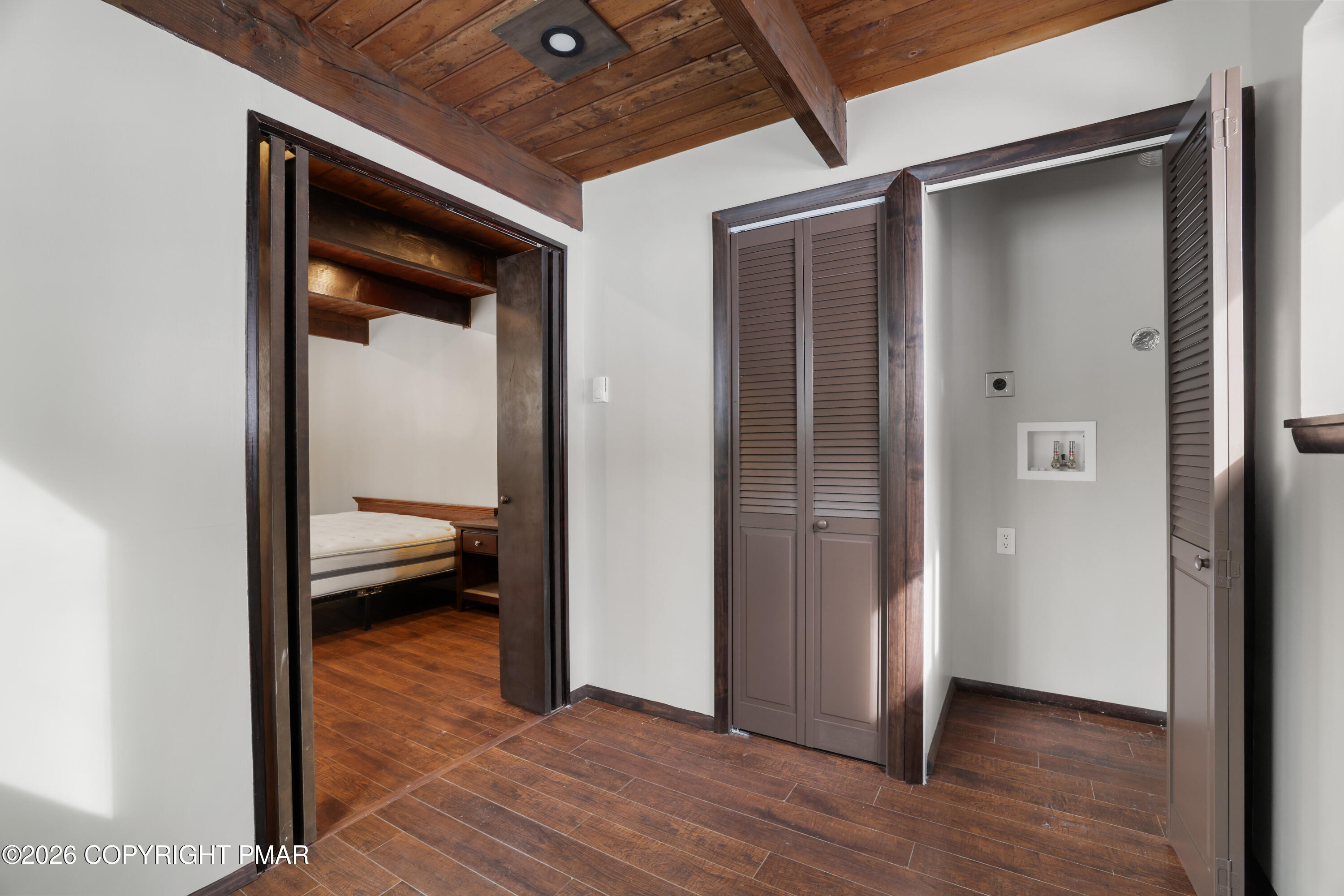 1095 Deer Run East Bushkill, PA 18324 - Photo 12 of 40 17-RBP52204