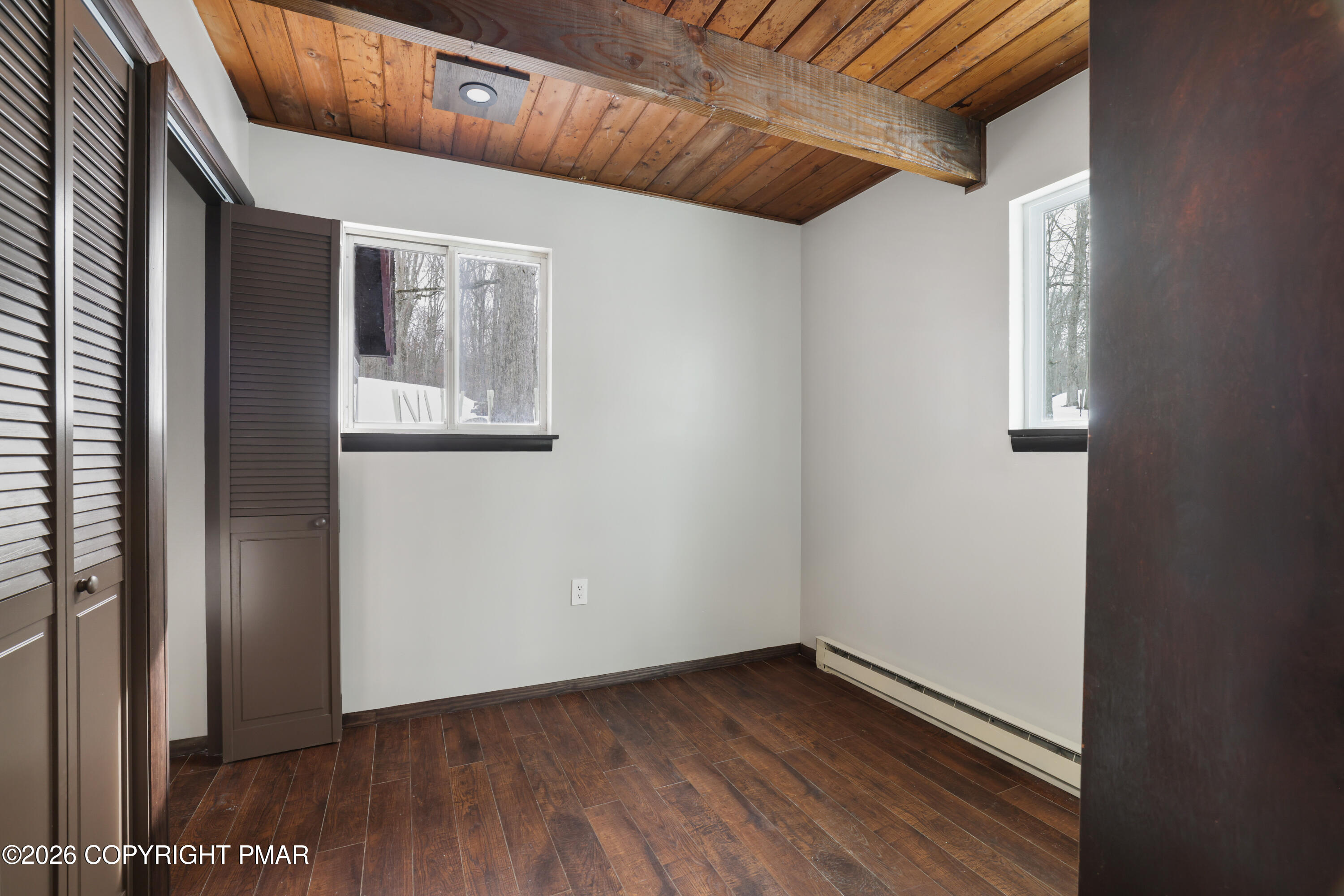 1095 Deer Run East Bushkill, PA 18324 - Photo 13 of 40 16-RBP52199