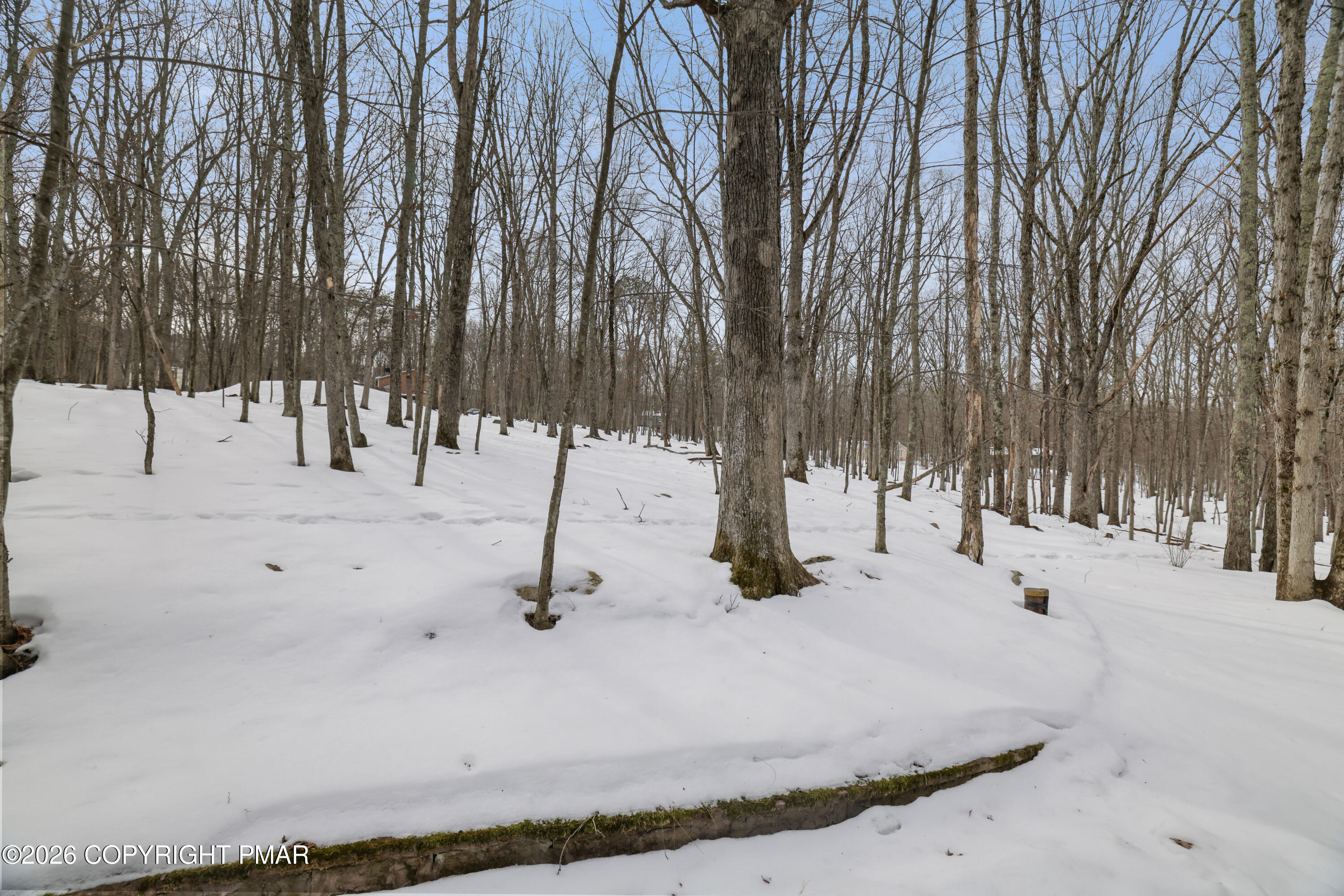 1095 Deer Run East Bushkill, PA 18324 - Photo 30 of 40 03-RBP52274