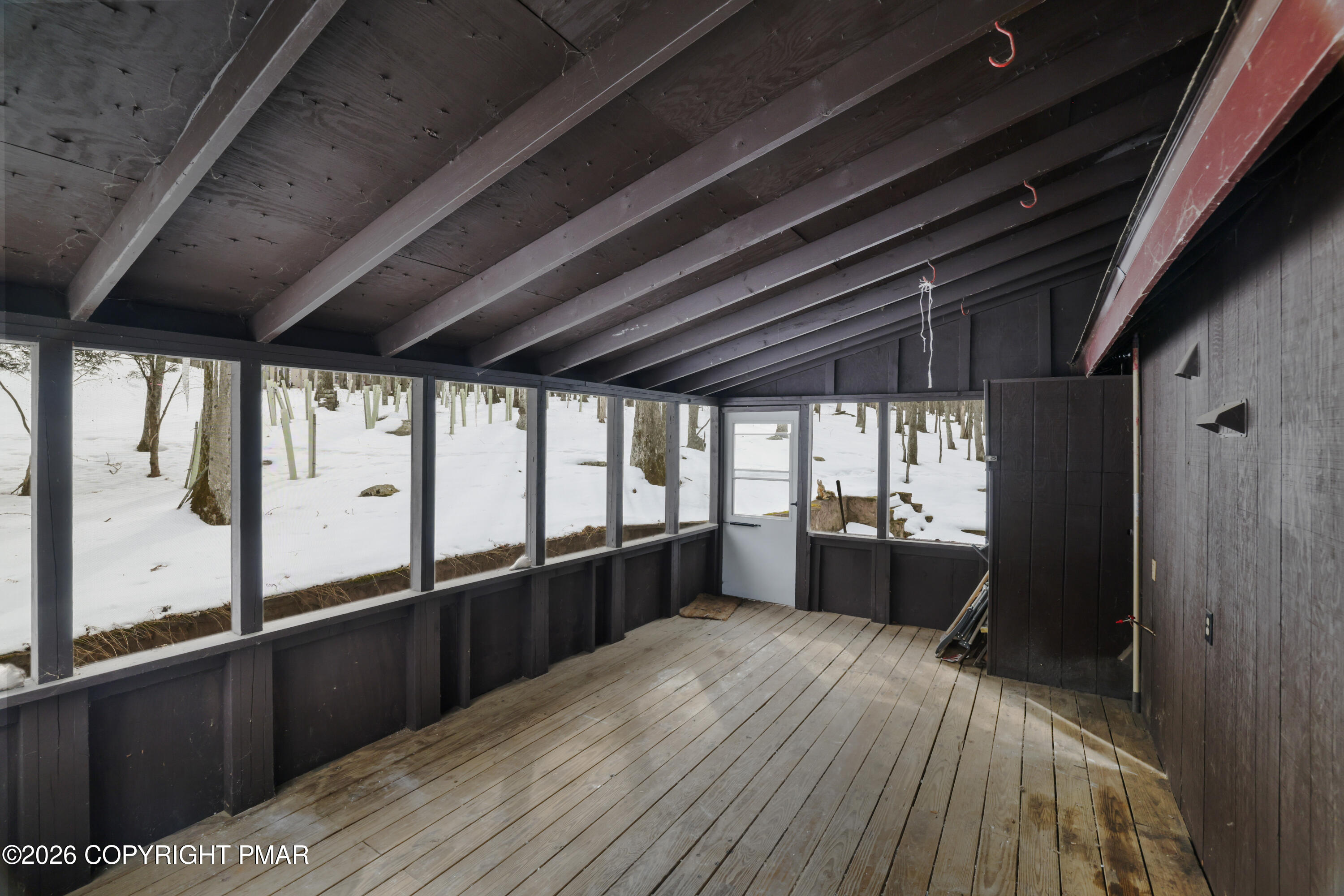 1095 Deer Run East Bushkill, PA 18324 - Photo 32 of 40 04-RBP52269