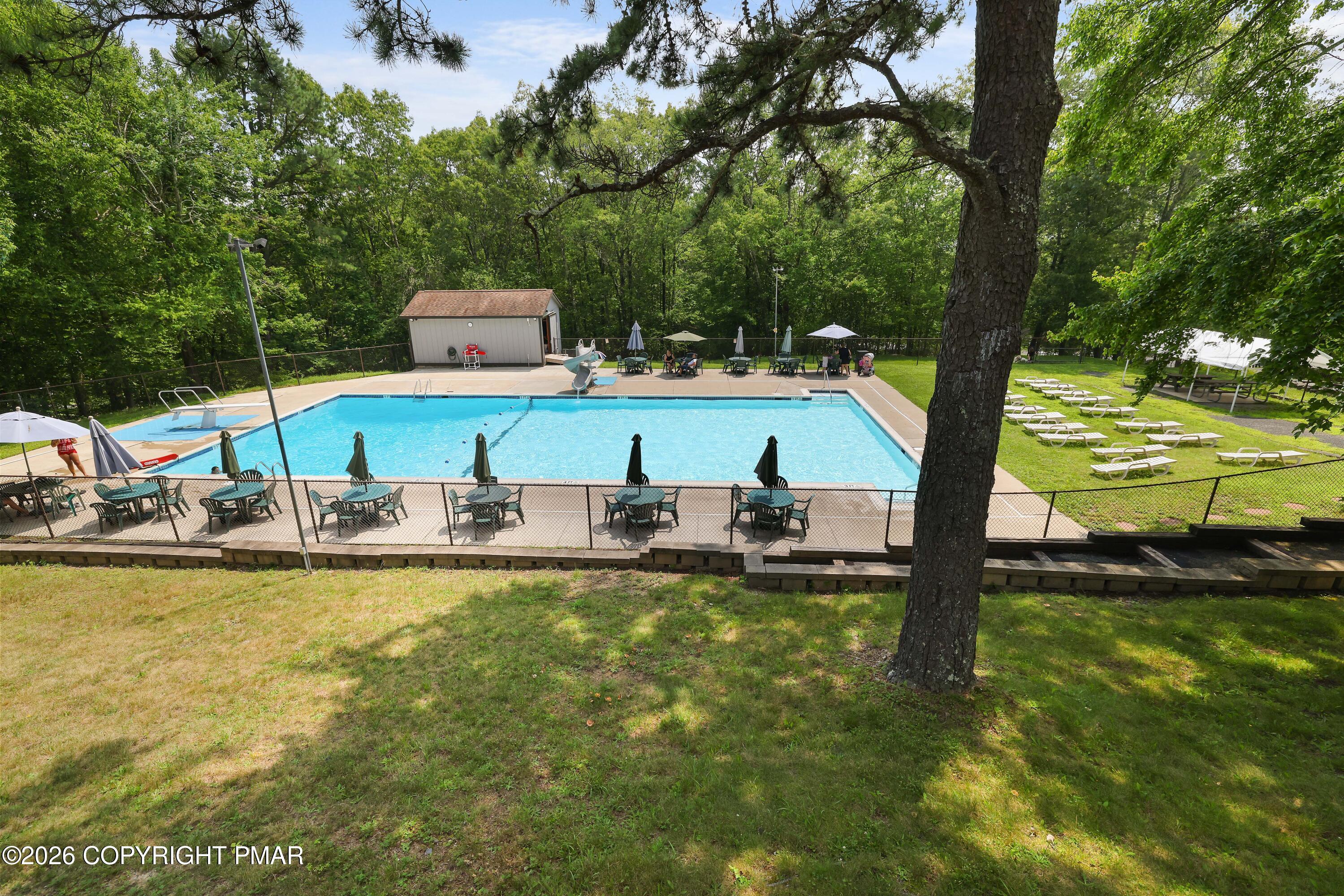 1095 Deer Run East Bushkill, PA 18324 - Photo 35 of 40 35-RBPH7619