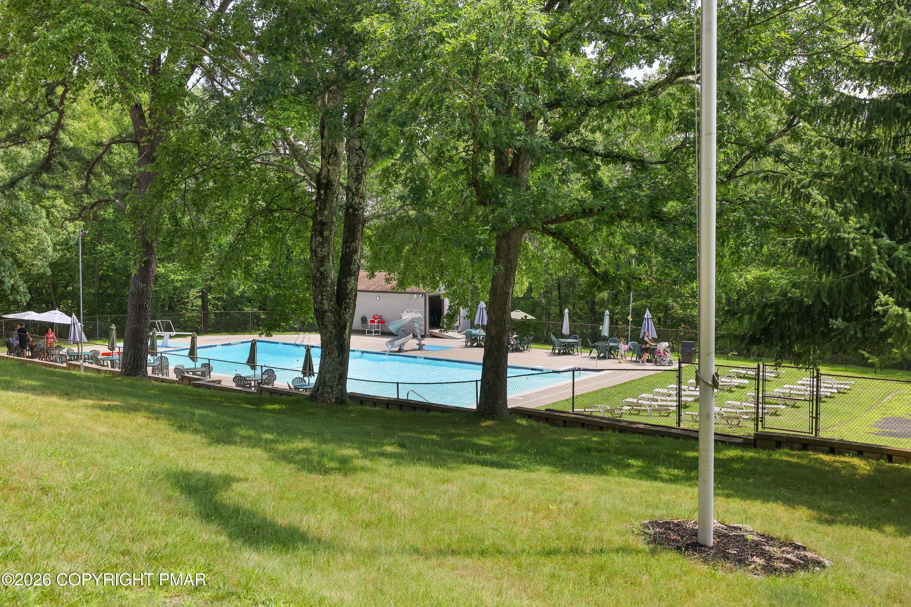 1095 Deer Run East Bushkill, PA 18324 - Photo 36 of 40 36-RBPH7614