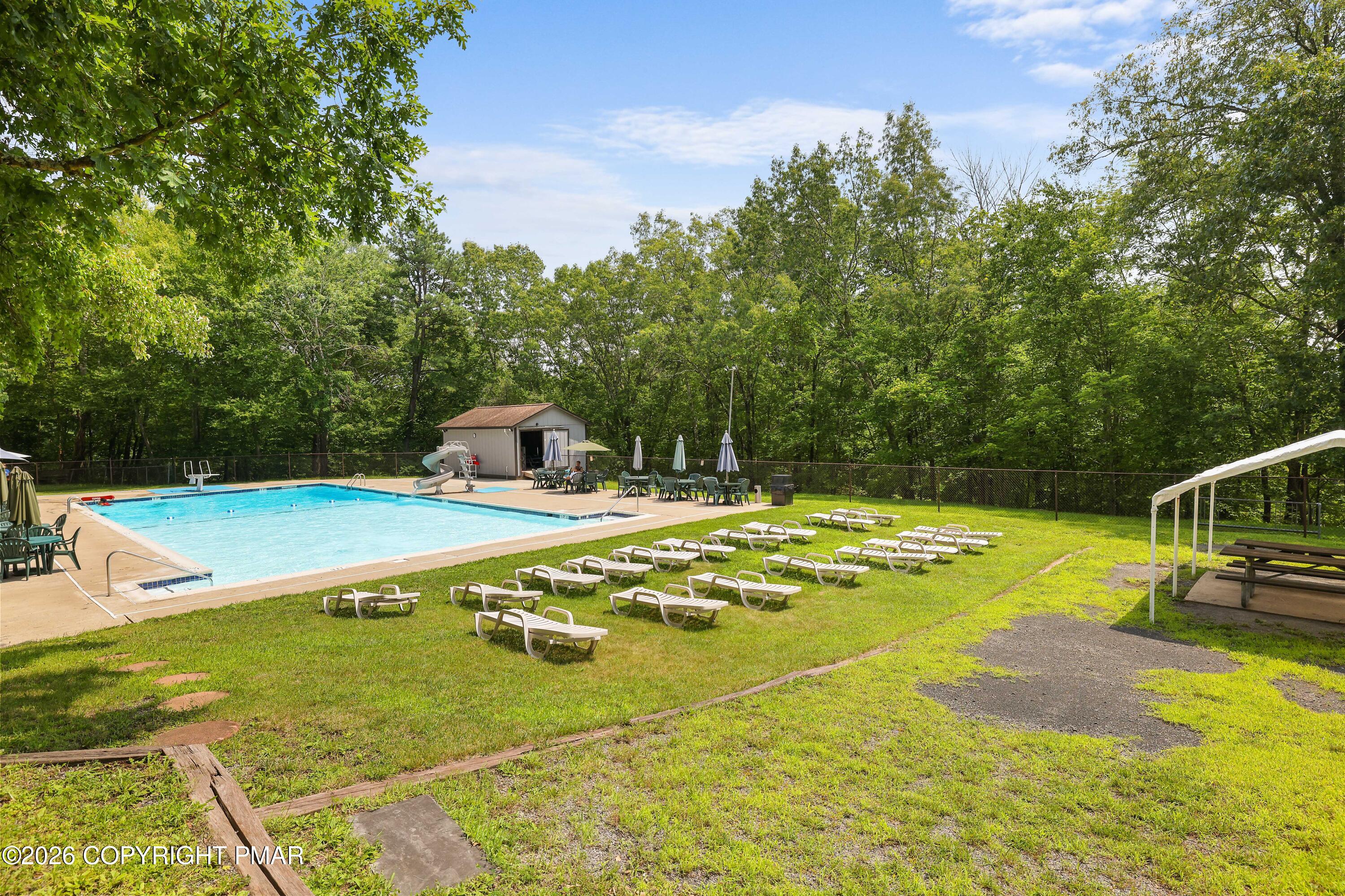 1095 Deer Run East Bushkill, PA 18324 - Photo 38 of 40 38-RBPH7604