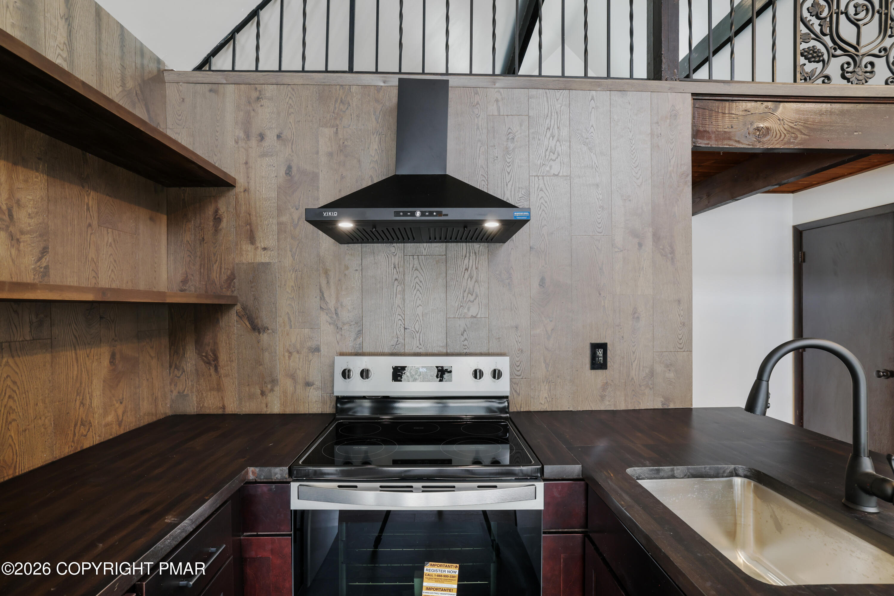 1095 Deer Run East Bushkill, PA 18324 - Photo 5 of 40 25-RBP52149