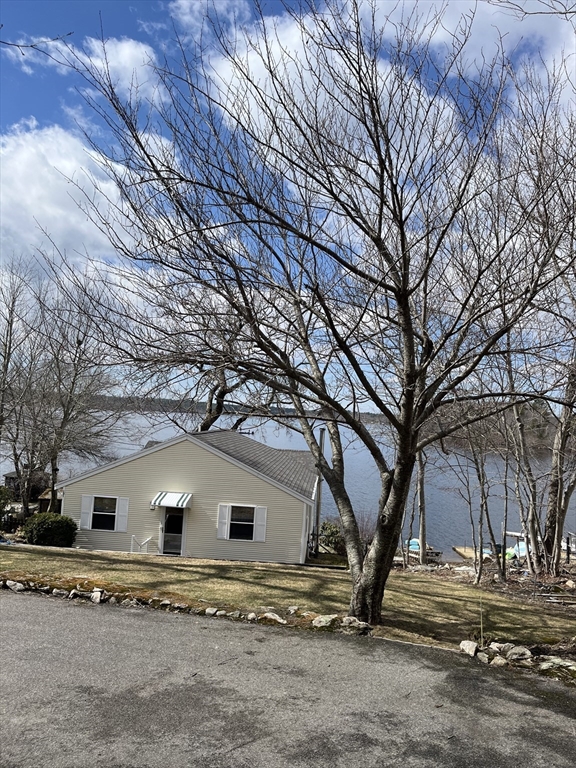 131 Hemlock Shores Road Lakeville, MA 02347 - Photo 2 of 26