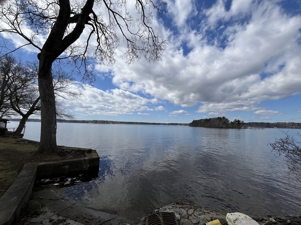 131 Hemlock Shores Road Lakeville, MA 02347 - Photo 4 of 26