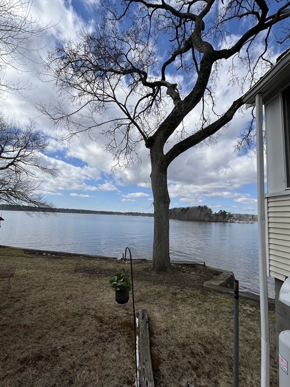 131 Hemlock Shores Road Lakeville, MA 02347 - Photo 5 of 26