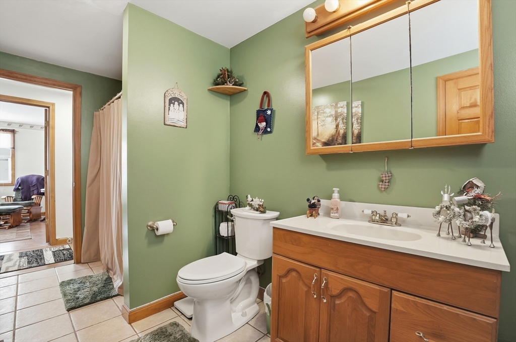 131 Hemlock Shores Road Lakeville, MA 02347 - Photo 9 of 25