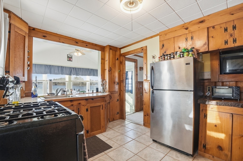 131 Hemlock Shores Road Lakeville, MA 02347 - Photo 9 of 26