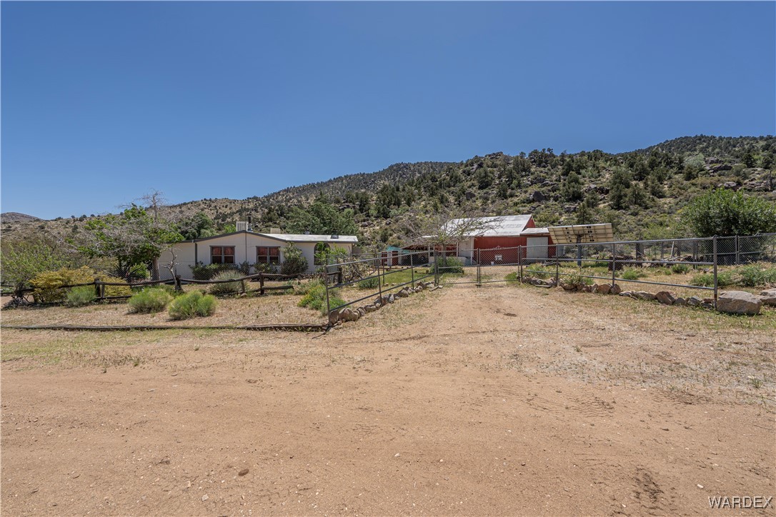 9000 Vock Canyon Road Kingman, AZ 86409 - Photo 21 of 44