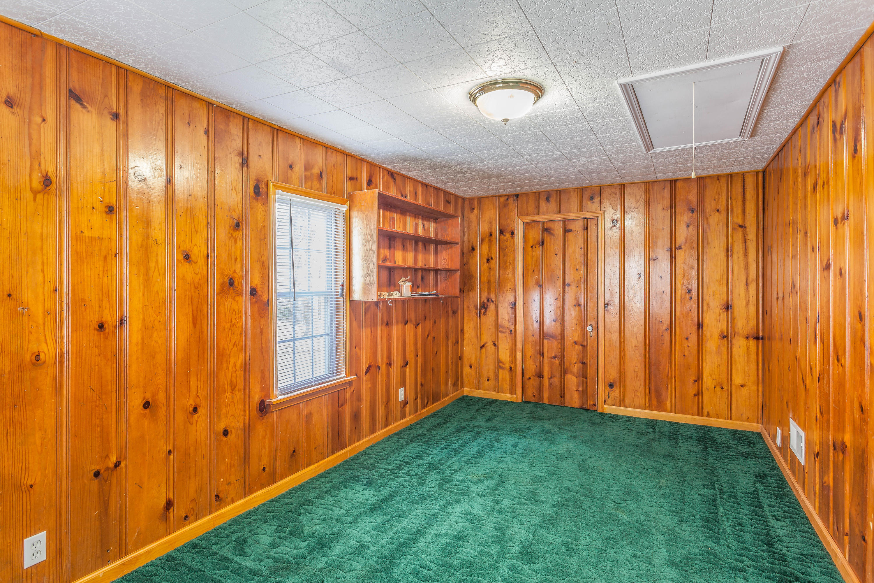 802 South Moore Road East Ridge, TN 37412 - Photo 7 of 16 Family Room