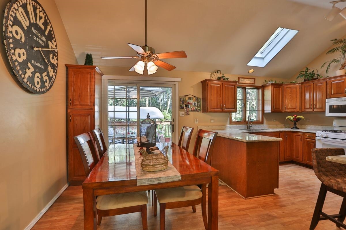623 Canterbury Road Griffith, IN 46319 - Photo 3 of 10 1200x800