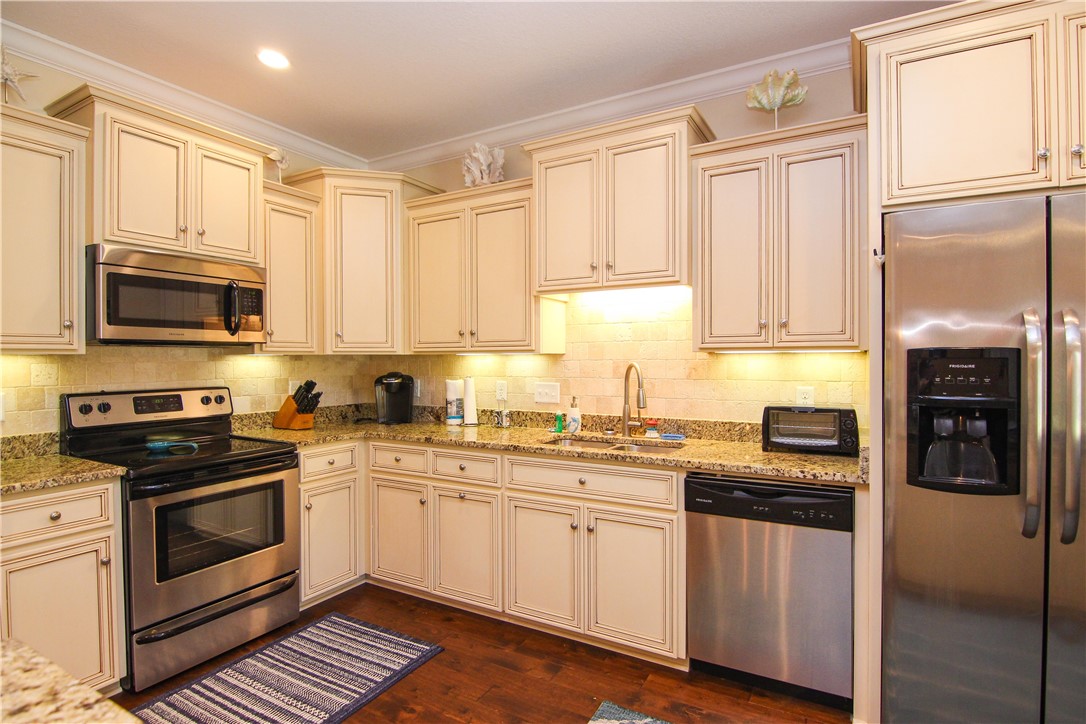 1501 Reserve Court St. Simons Island, GA 31522 - Photo 4 of 24