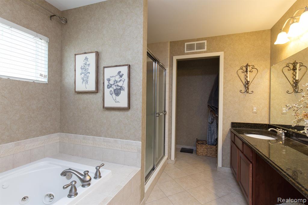 27380 Victoria Road Novi, MI 48374 - Photo 25 of 42