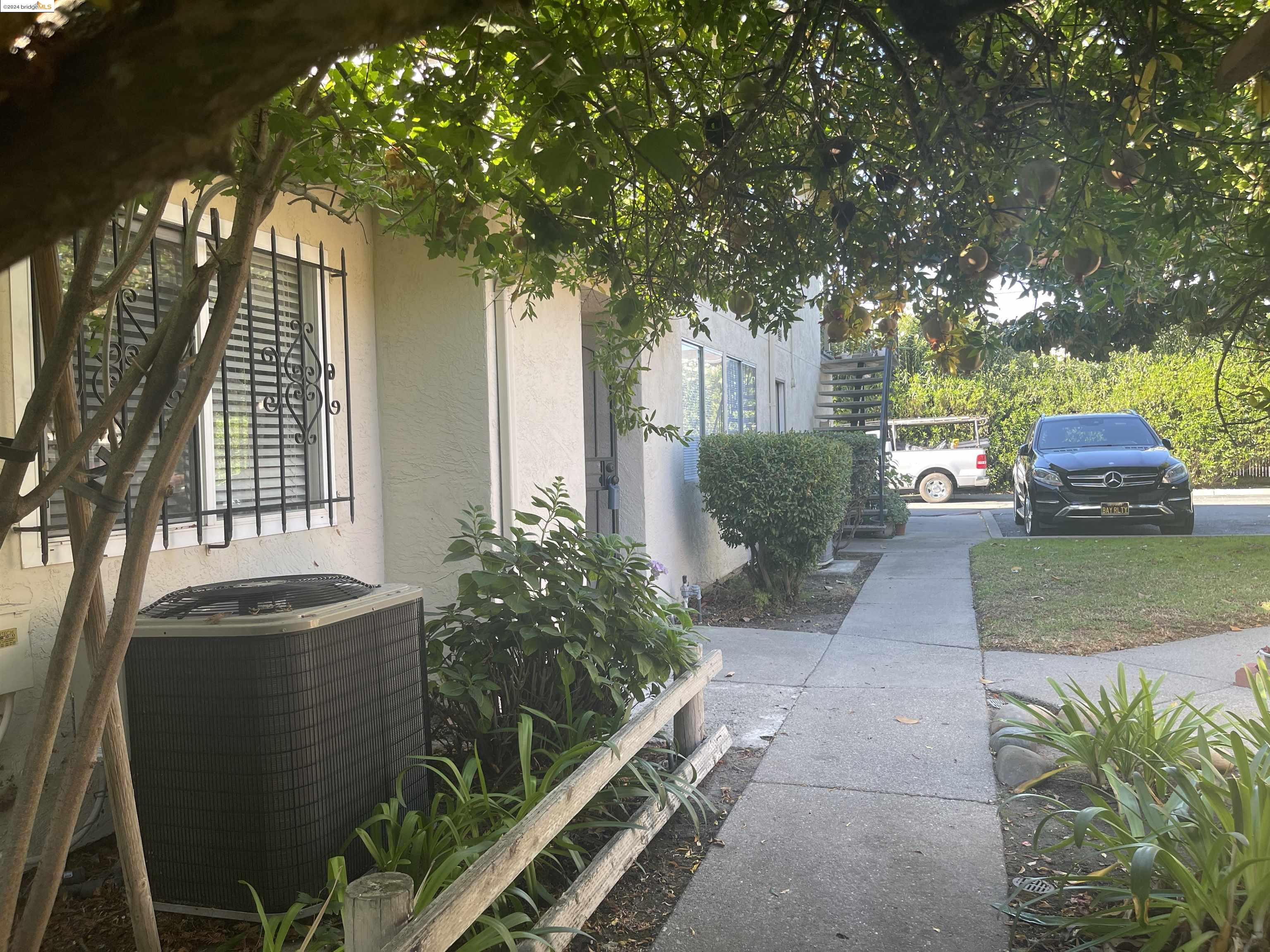 1096 Mohr Lane Concord, CA 94518 - Photo 3 of 34 a view of a backyard
