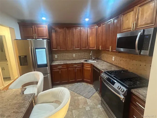 $3,800 | 264 Hosmer Avenue | Throgs Neck