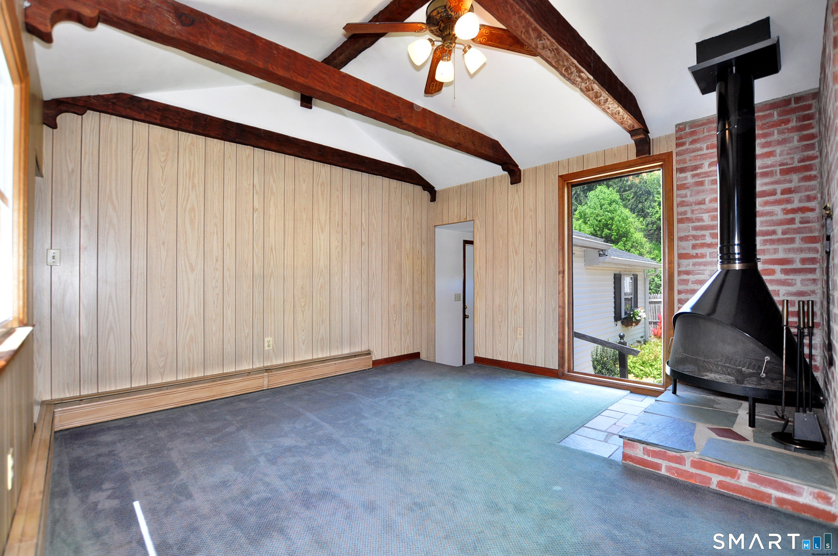 304 Rood Avenue Windsor, CT 06095 - Photo 14 of 36