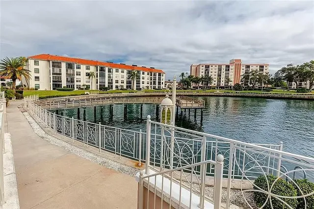 $2,000 | 19029 US Highway 19 North, Unit 18C, Clearwater, FL 33764