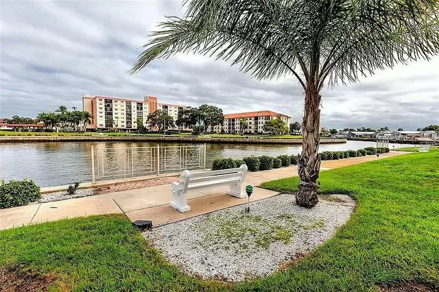 $2,000 | 19029 US Highway 19 North, Unit 18C, Clearwater, FL 33764