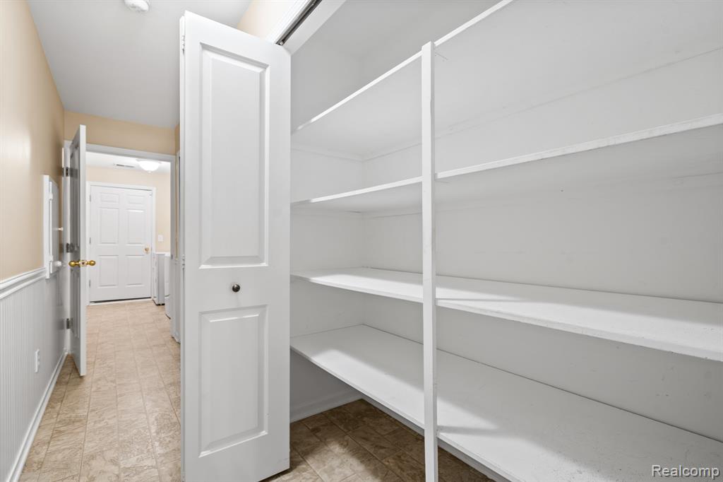4130 Hampton Ridge Boulevard, Unit 63 Howell, MI 48843 - Photo 10 of 32