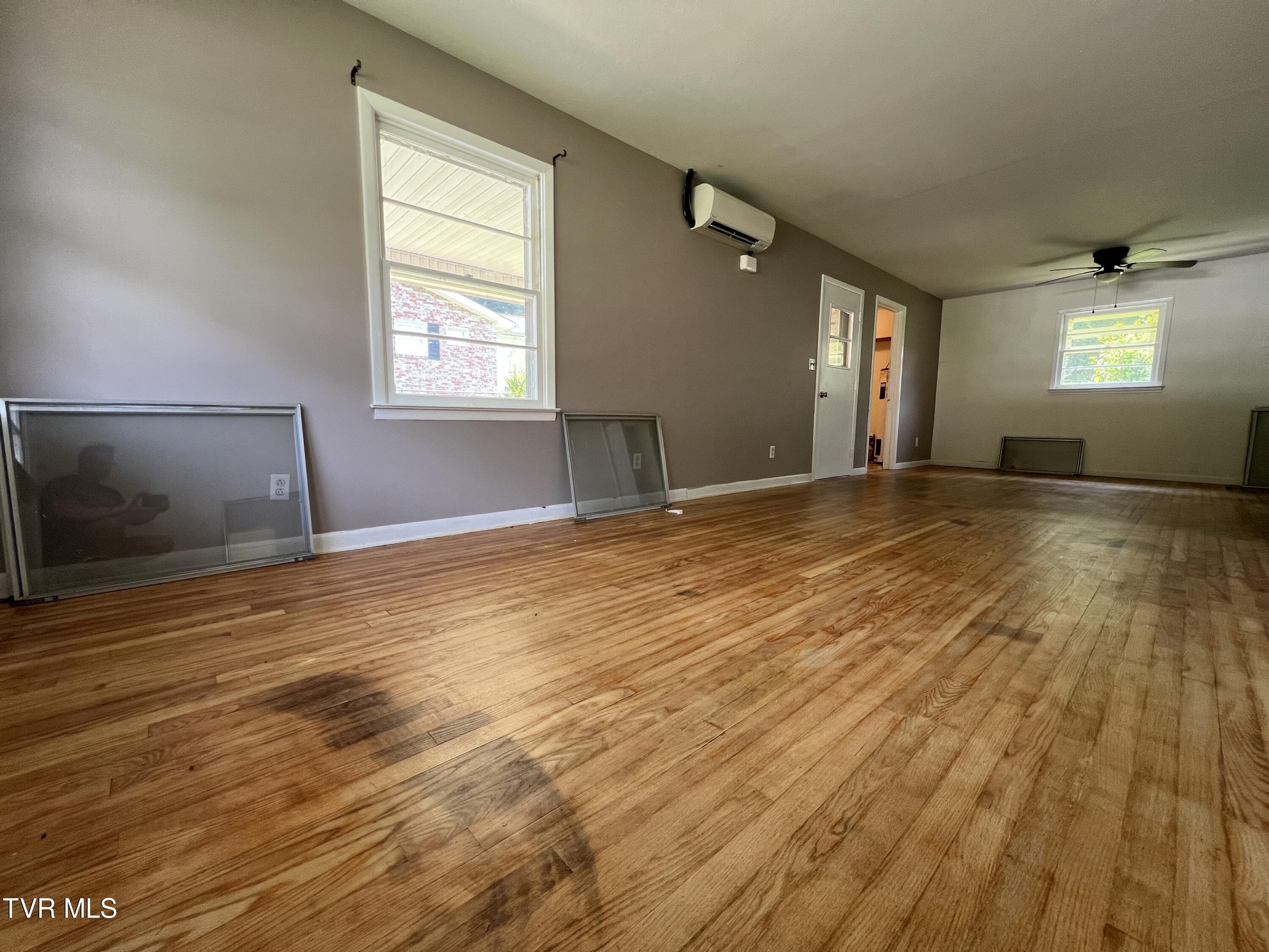 216 Spurgeon Road Blountville, TN 37617 - Photo 8 of 17 IMG_7227